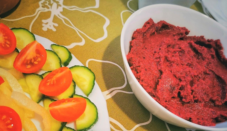 PIRÍTOTT DIÓS-SÜLT CÉKLAKRÉM (Vegán)