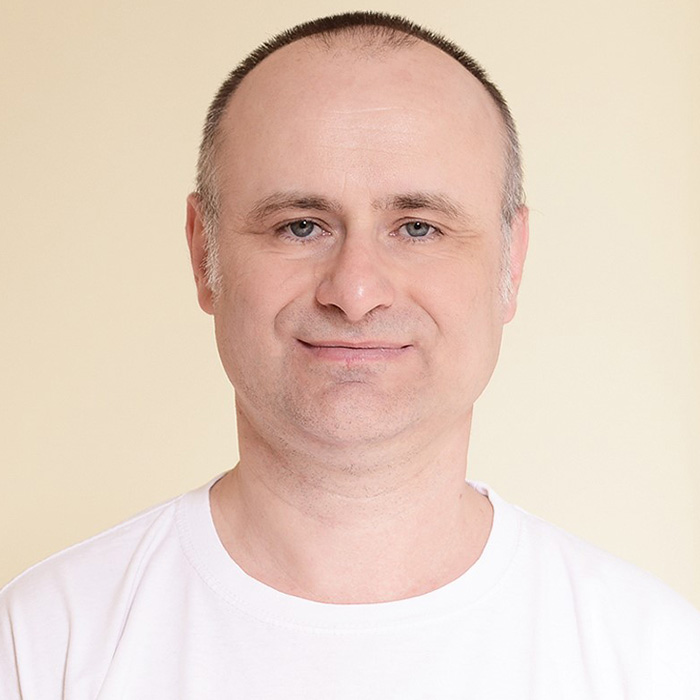 Mitra – Páncélos Csaba